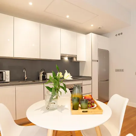 Souviron & Old Town By Ele Apartment
